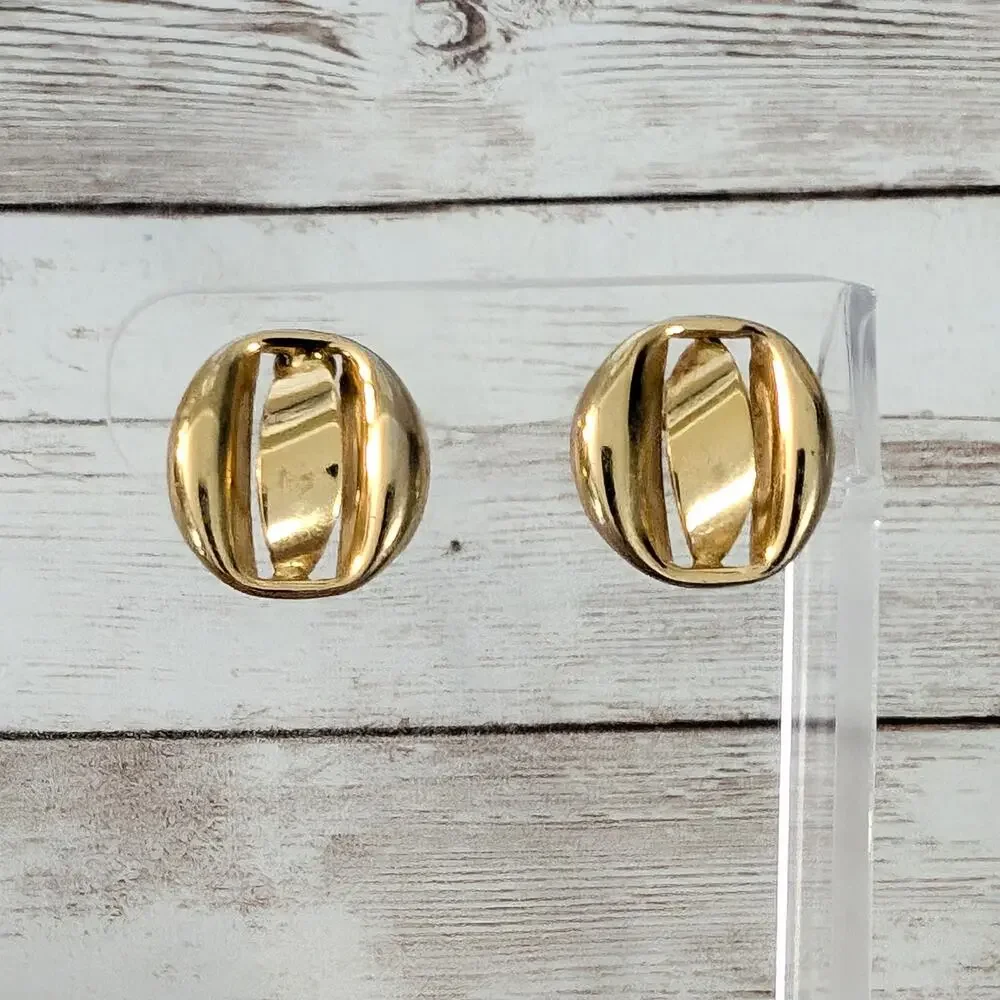 Vintage Screw Back Earrings - Gold Tone Stylish 0.75